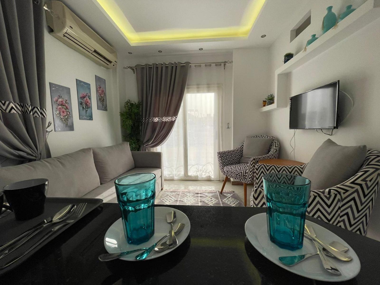 شقة في قلب القاهرة الجديدة تطل على شارع التسعين الشمالي Exterior foto