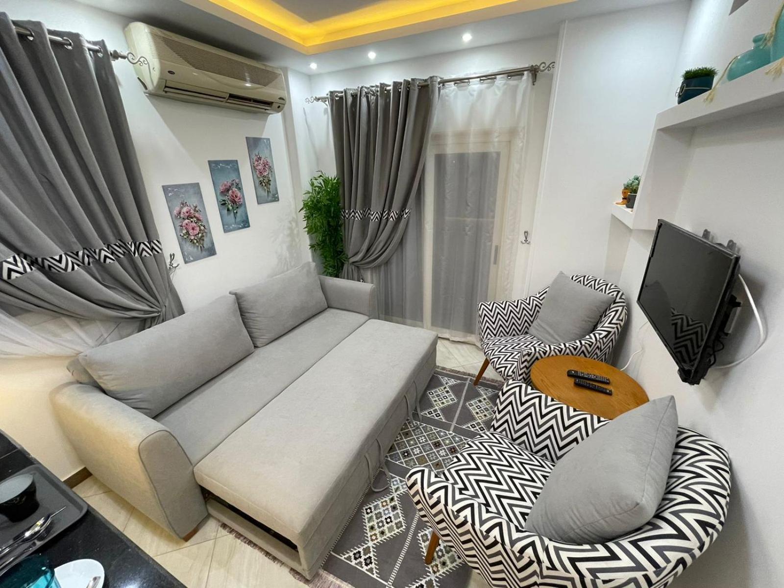 شقة في قلب القاهرة الجديدة تطل على شارع التسعين الشمالي Exterior foto