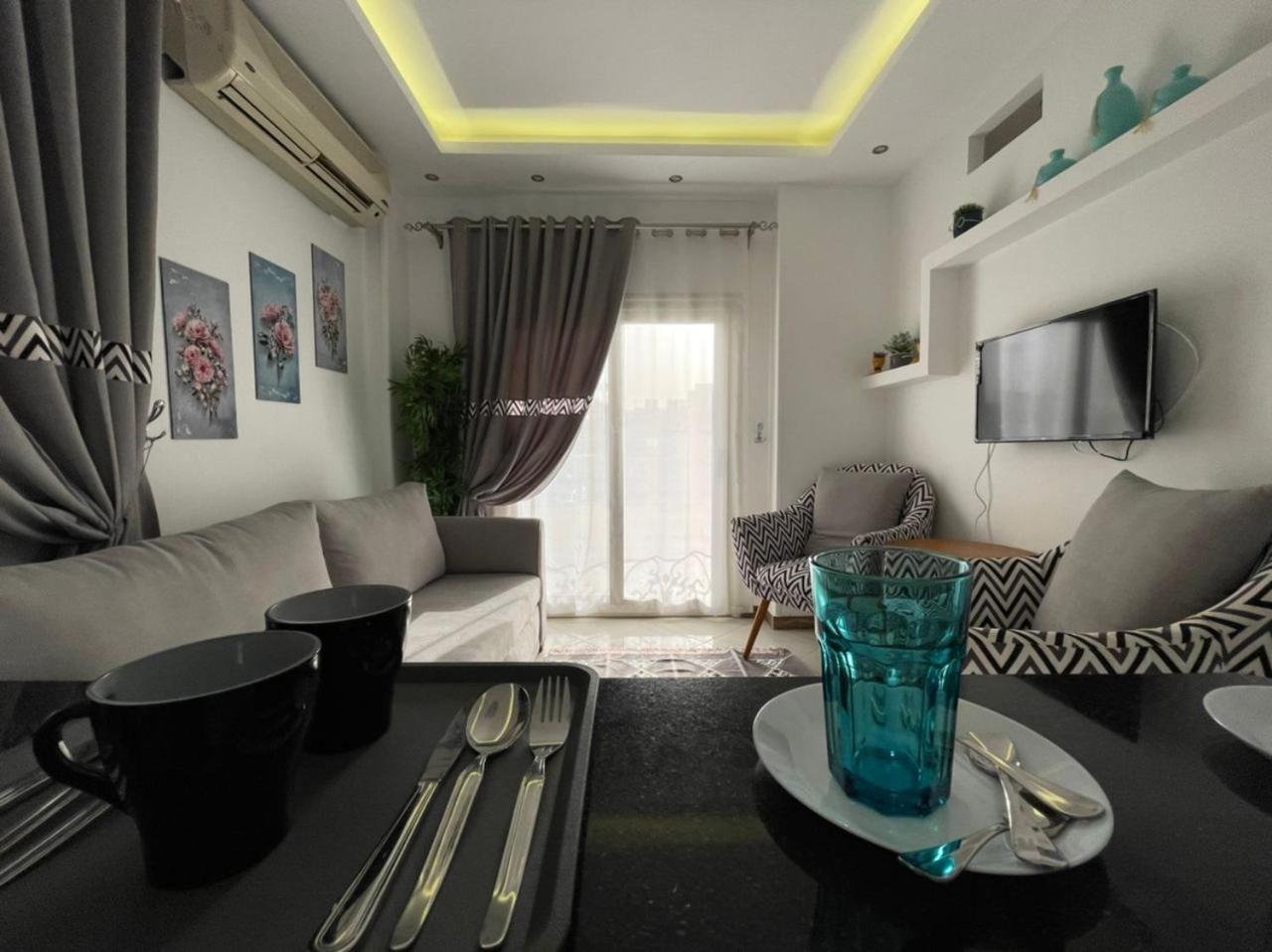 شقة في قلب القاهرة الجديدة تطل على شارع التسعين الشمالي Exterior foto